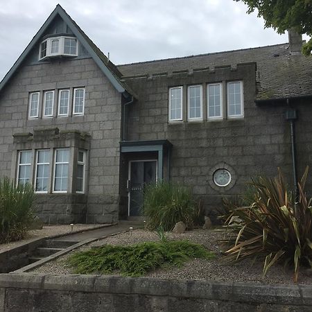 Aberdeen Serviced Apartments - The Lodge Bagian luar foto