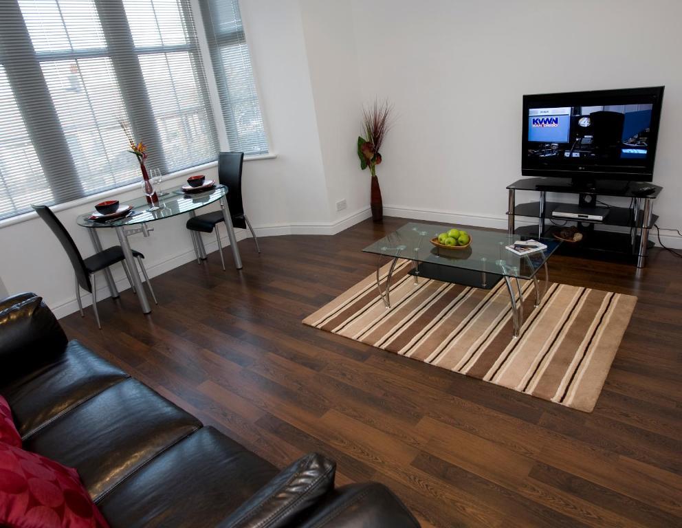 Aberdeen Serviced Apartments - The Lodge Bagian luar foto